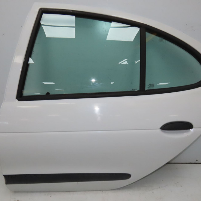 Porte arrière gauche occasion RENAULT MEGANE I Phase 1 11-1995->03-1999 1.6i 7751471875 1