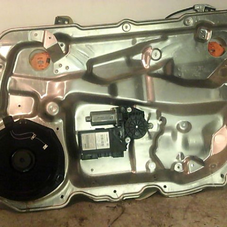 Mecanisme + moteur lève-glace avant droit occasion AUDI A8 I Phase 1 09-1994->02-1999 4E0837462B