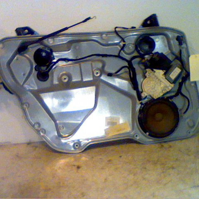 Mecanisme+moteur leve-glace avg occasion SEAT IBIZA III Phase 1 03-2002->03-2006 1.9 SDI 6L4837461 1