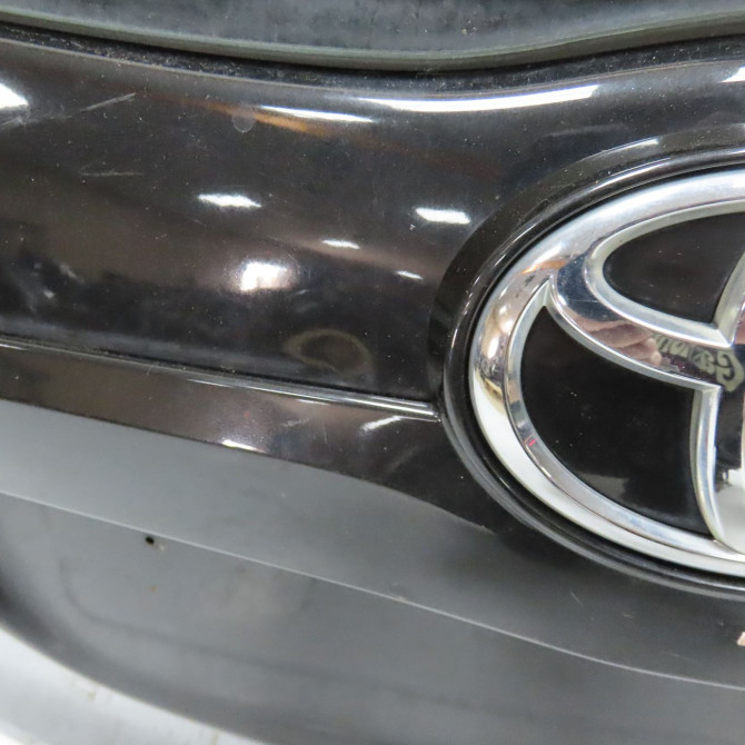 Hayon occasion TOYOTA VERSO Phase 1 06-2009->12-2012 126 D-4D 670050F040 3