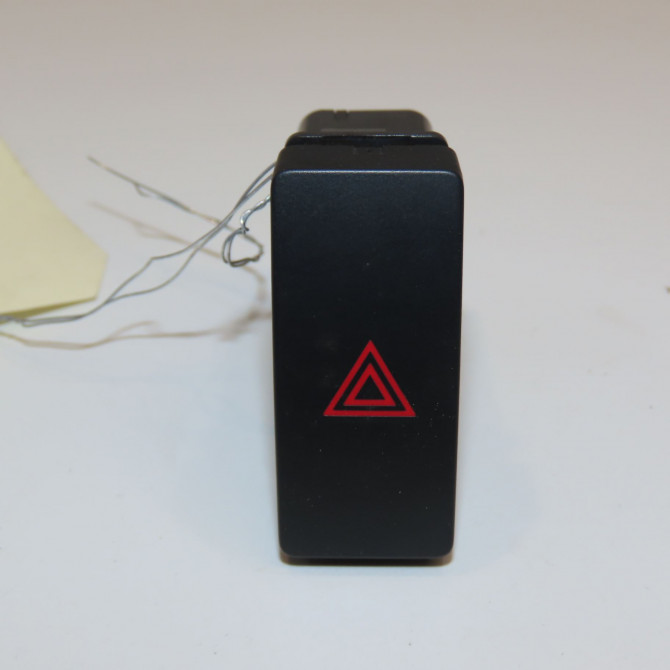 Bouton de warning occasion MAZDA 3 III phase 1 09-2013->... BHR1664H0 1