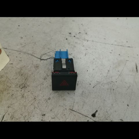 Bouton de warning occasion VOLKSWAGEN POLO V Phase 2 02-2014->... 1.2i 90ch 6C0953509A