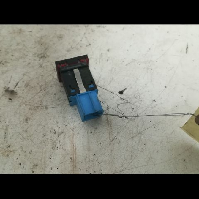 Bouton de warning occasion VOLKSWAGEN POLO V Phase 2 02-2014->... 1.2i 90ch 6C0953509A 2