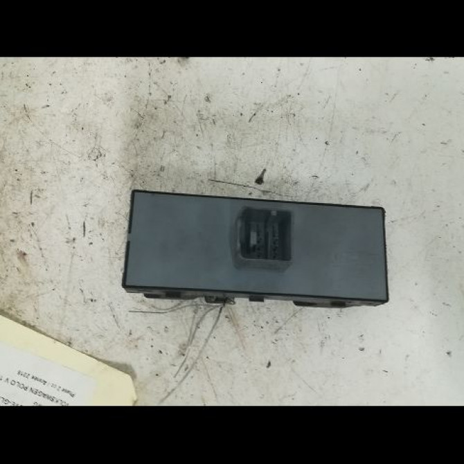 Commande lève-glace porte avant gauche occasion VOLKSWAGEN POLO V Phase 2 02-2014->... 1.2i 90ch 6C0959857WHS 2