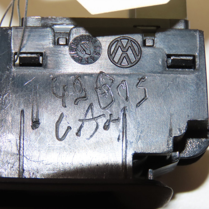 Commande leve-glace porte arrière gauche occasion VOLKSWAGEN POLO V 6C0959855WHS 3