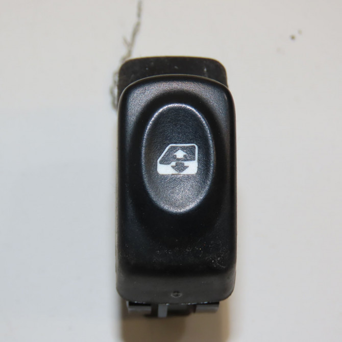 Commande lève-glace porte avant droite occasion RENAULT KANGOO I Phase 2 03-2003->06-2010 1.5 DCI 70ch 8200199223 1