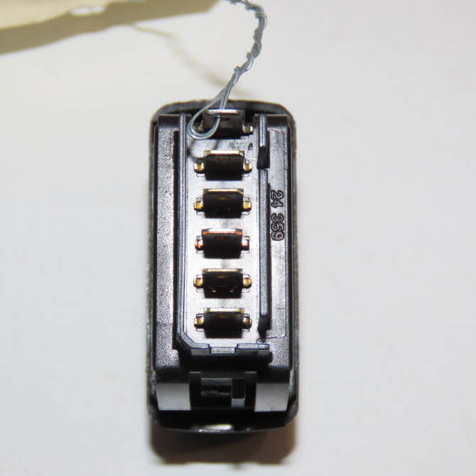 Commande lève-glace porte avant droite occasion RENAULT KANGOO I Phase 2 03-2003->06-2010 1.5 DCI 70ch 8200199223 2