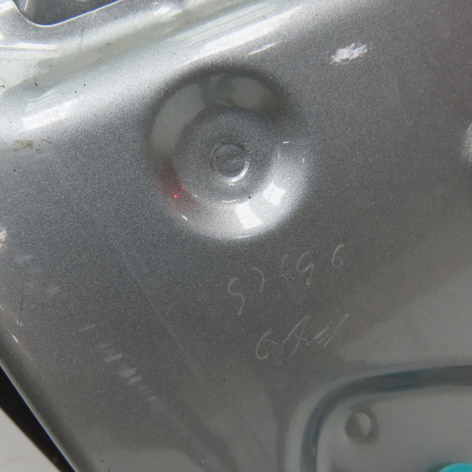 Porte avant gauche occasion TOYOTA YARIS II Phase 1 12-2005->11-2009 1.3 VVT-i 670020D170 3