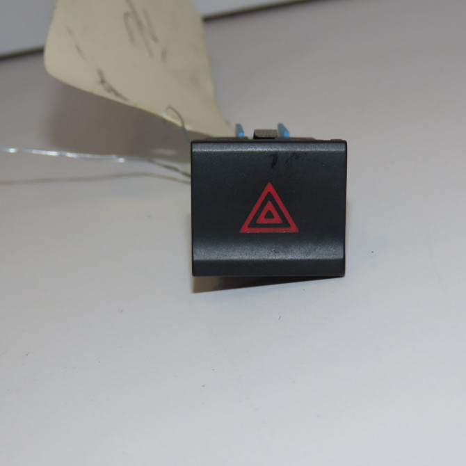 Bouton de warning occasion VOLKSWAGEN POLO V Phase 2 02-2014->... 1.2i 90ch 6C0953509A 1