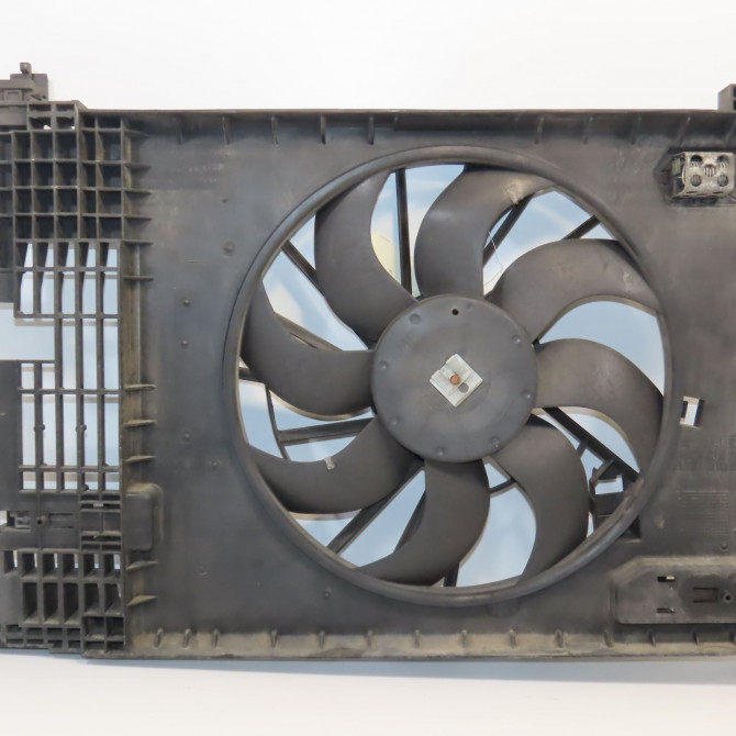 Ventilateur de refroidissement occasion RENAULT SCENIC II Phase 1 03-2004->09-2006 2.0 DCI 150ch 7701071865 1