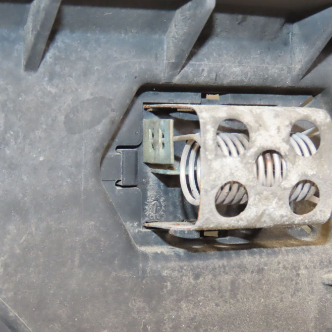 Ventilateur de refroidissement occasion RENAULT SCENIC II Phase 1 03-2004->09-2006 2.0 DCI 150ch 7701071865 4