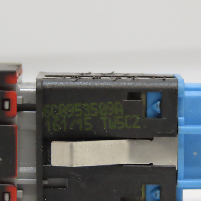 Bouton de warning occasion VOLKSWAGEN POLO V 6C0953509A 3