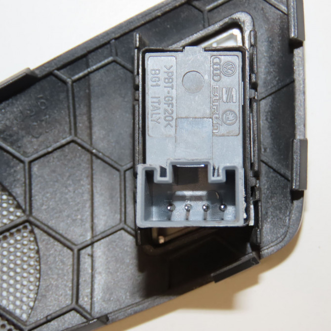 Commande leve-glace porte arrière droite occasion SKODA OCTAVIA I 1Z09598563X1 3