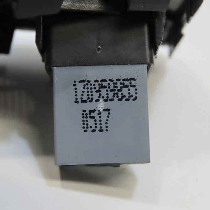 Commande leve-glace porte arrière gauche occasion SKODA OCTAVIA I 1Z09598553X1 4