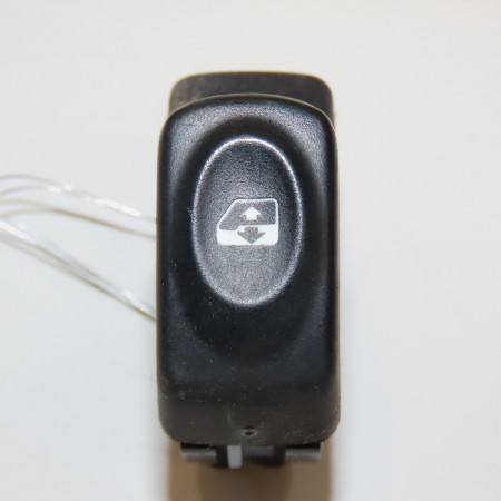 Commande lève-glace porte avant droite occasion RENAULT KANGOO I Phase 2 03-2003->06-2010 1.5 DCI 70ch 8200199223
