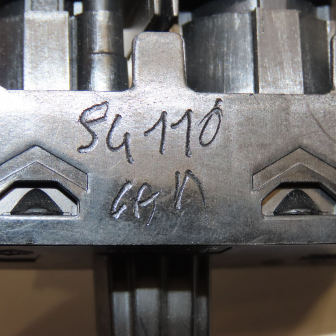 Bouton de warning occasion RENAULT TRAFIC III Phase 1 06-2014->... 1.6 DCI 120ch 252100622R 4