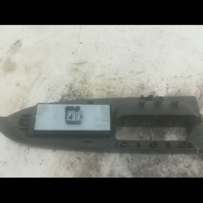 Commande lève-glace porte avant gauche occasion VOLKSWAGEN TOURAN I Phase 2 11-2006->09-2010 2.0TDi 16v 140ch 1K4959857CREH 2