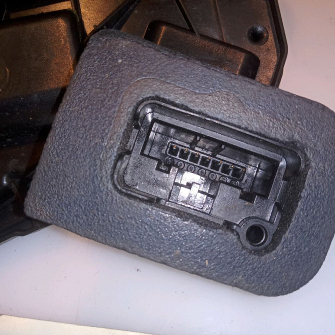 Serrure porte avg occasion SKODA YETI 5K1837015J 3