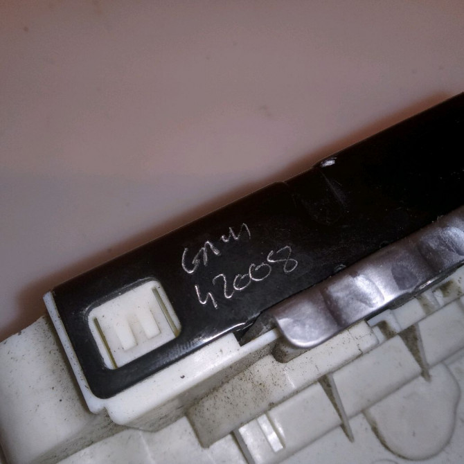 Serrure porte avg occasion SKODA YETI 5K1837015J 4