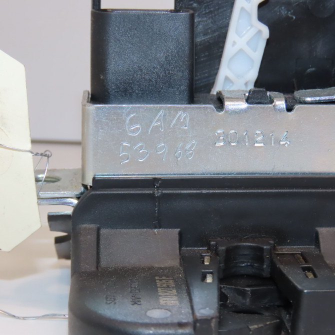 Serrure hayon occasion VOLKSWAGEN POLO V Phase 2 02-2014->... 1.2i 90ch 6R0827505G9B9 4