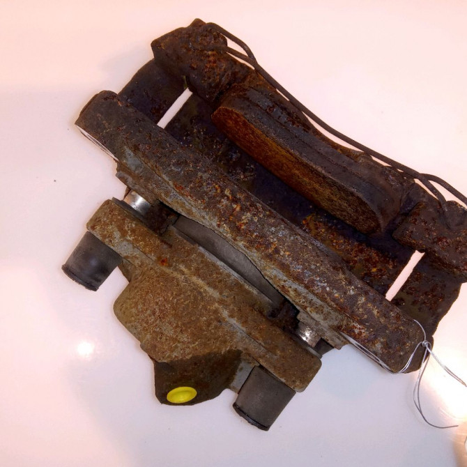 Etrier de frein avant droit occasion RENAULT CAPTUR Phase 1 02-2013->... 1.5 DCI 90ch 410018218R 2