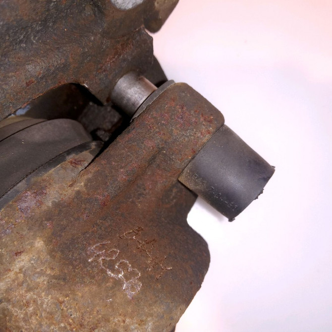 Etrier de frein avant gauche occasion RENAULT CAPTUR Phase 1 02-2013->... 1.5 DCI 90ch 410111495R 3