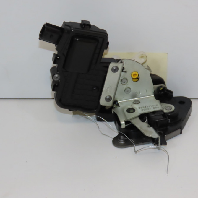 Serrure porte arg occasion  825035134R 2