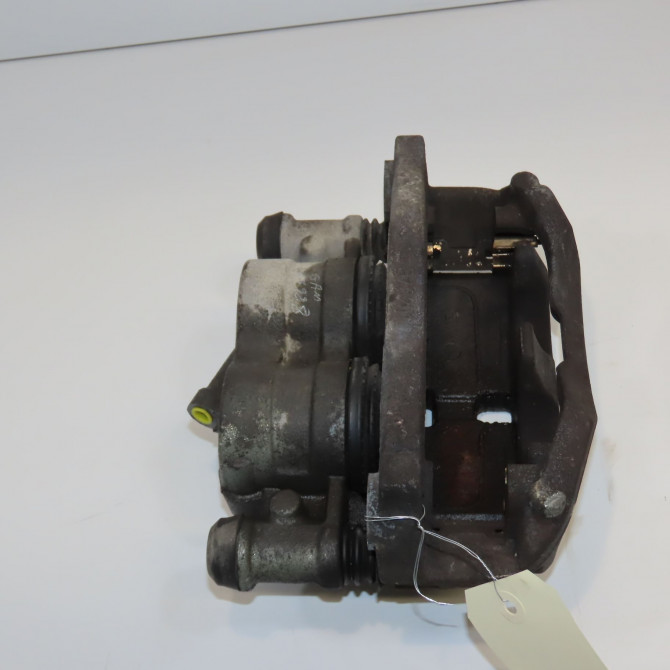 Etrier de frein avant droit occasion  504354334 2