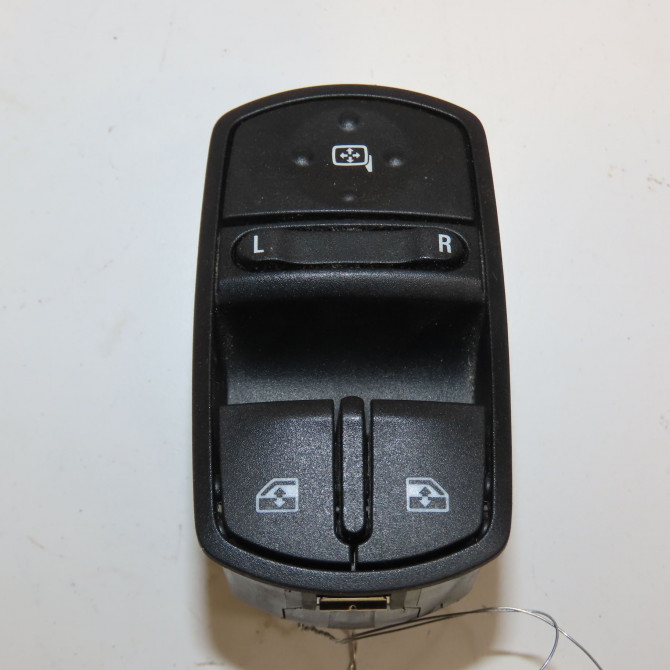 Commande lève-glace porte avant gauche occasion  13430017 1