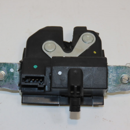 <span class="tt">Serrure hayon occasion  </span><span class="designation"> </span>