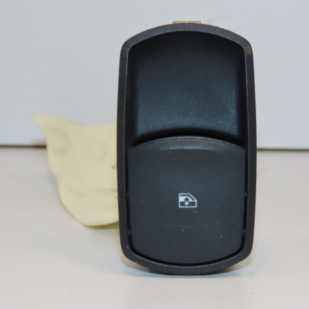 Commande lève-glace porte avant droite occasion  13430018