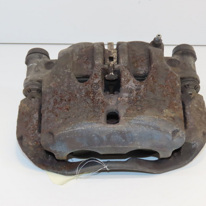 Etrier de frein avant droit occasion IVECO DAILY IV phase 1 04-2006->04-2009 2.2 D 115ch 504354334 1