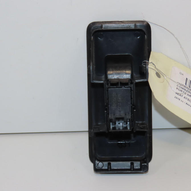 Commande leve-glace porte arrière gauche occasion SEAT ATECA Phase 1 06-2016->... 5G0959855RIHA 2