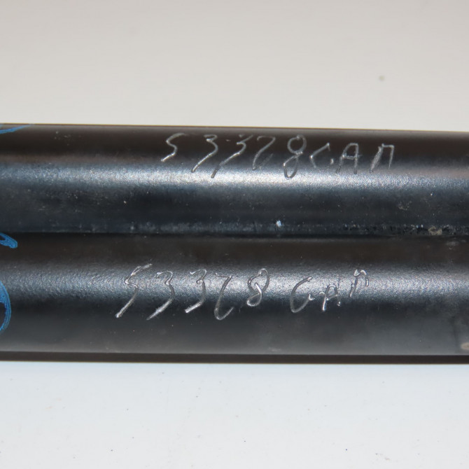 Verin droit hayon occasion RENAULT MEGANE I Phase 2 03-1999->06-2003 1.6 16v 7700828451 2