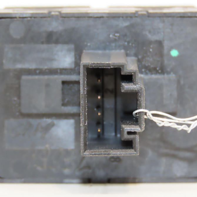 Commande lève-glace porte avant gauche occasion VOLKSWAGEN CADDY III Phase 1 03-2004->07-2010 1.9 TDI 105ch 1K3959857CREH 2