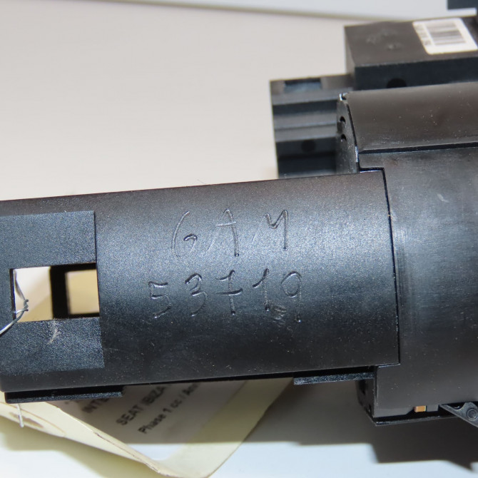 Interrupteur commande de phares occasion SEAT IBIZA IV Phase 1 05-2008->01-2012 1.4 TDI 80ch 6J1941531ALAT7 3