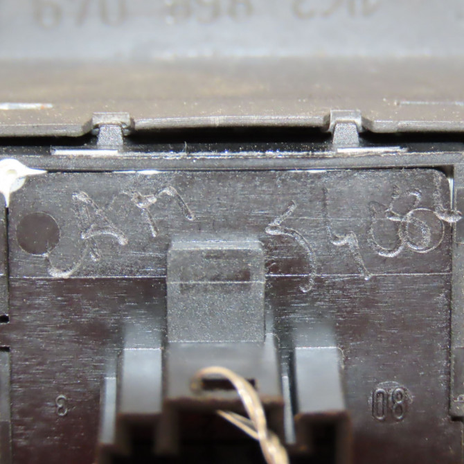 Commande lève-glace porte avant gauche occasion VOLKSWAGEN GOLF V Phase 1 11-2003->10-2008 1.4i 75ch 1K3959857CREH 5