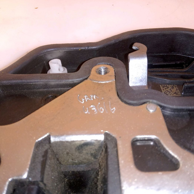 Serrure porte arg occasion B.M.W. SERIE 1 II Phase 1 08-2011->06-2015 51227229459 3