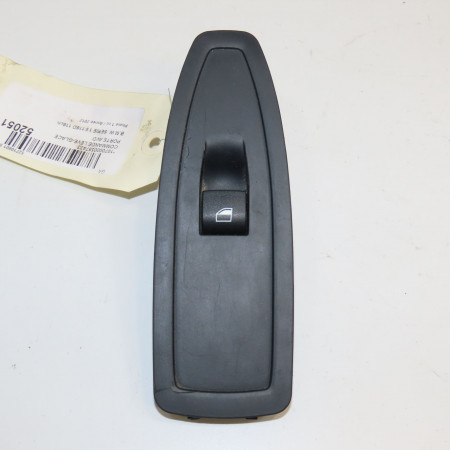 Commande lève-glace porte avant droite occasion B.M.W. SERIE 1 II Phase 1 08-2011->06-2015 116D 116ch 61319208107