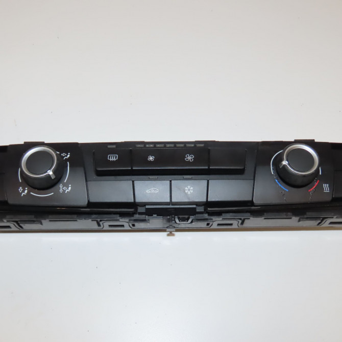 Commande de chauffage occasion B.M.W. SERIE 1 II Phase 1 08-2011->06-2015 116D 116ch 64119384042 1