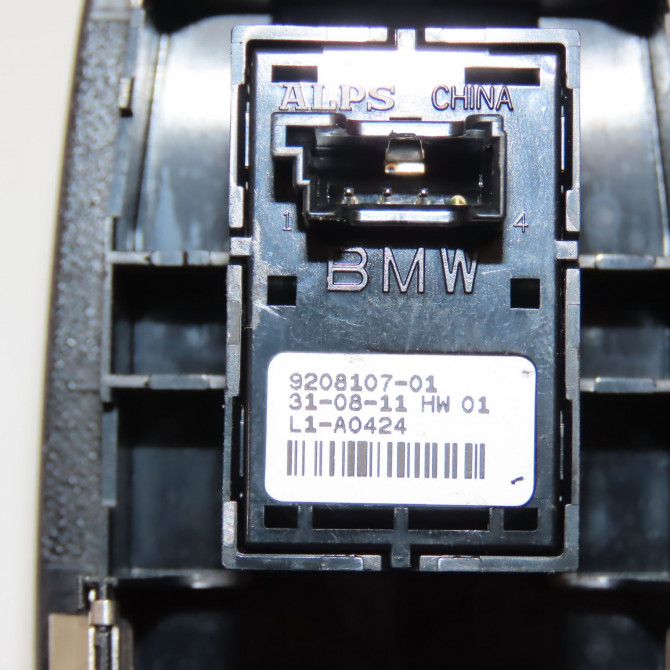 Commande lève-glace porte avant droite occasion B.M.W. SERIE 1 II Phase 1 08-2011->06-2015 116D 116ch 61319208107 3