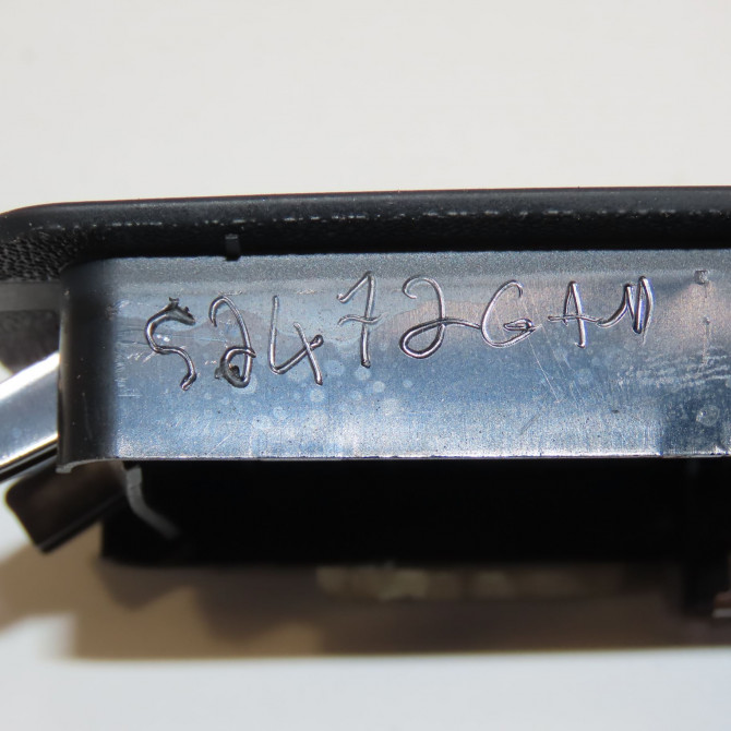 Commande lève-glace porte avant droite occasion B.M.W. SERIE 1 II Phase 1 08-2011->06-2015 116D 116ch 61319208107 4