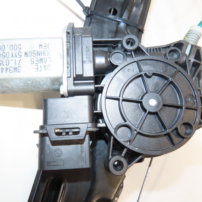 Mecanisme + moteur lève-glace avant droit occasion B.M.W. SERIE 1 II Phase 1 08-2011->06-2015 116D 116ch 51337281882 3