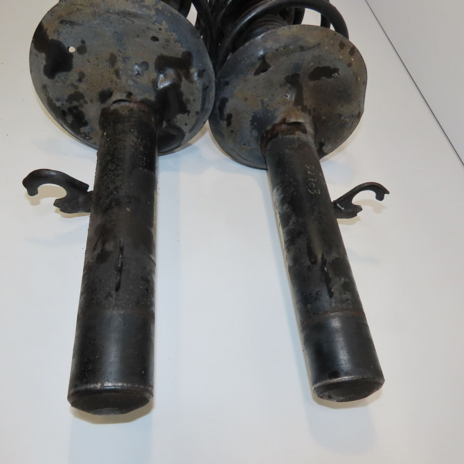 Amortisseur avant droit occasion B.M.W. X3 I Phase 1 01-2004->08-2006 2.0d 31313453522 3