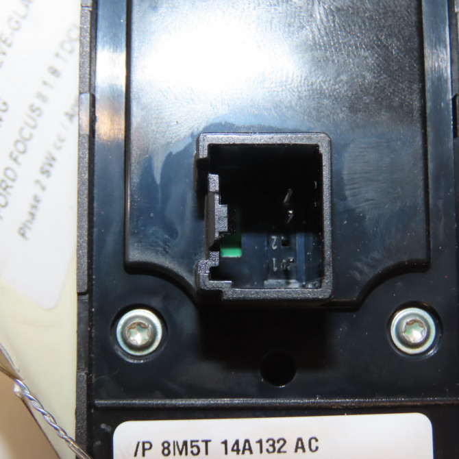 Commande lève-glace porte avant gauche occasion FORD FOCUS II Phase 1 04-1995->04-1999 1.8 TDCI 115ch 1507919 3