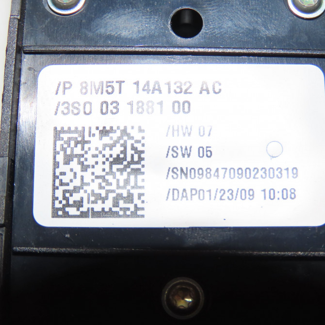 Commande lève-glace porte avant gauche occasion FORD FOCUS II Phase 1 04-1995->04-1999 1.8 TDCI 115ch 1507919 4