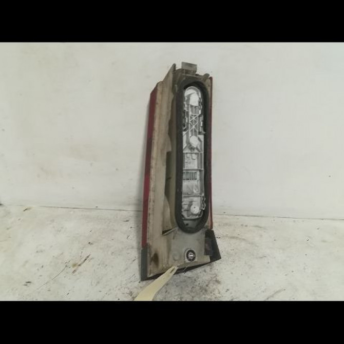 Feu arrière gauche occasion RENAULT R5 7701030761 2