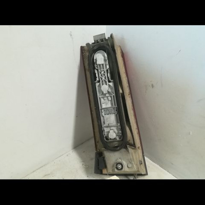 Feu arrière droit occasion RENAULT R5 7701030773 2
