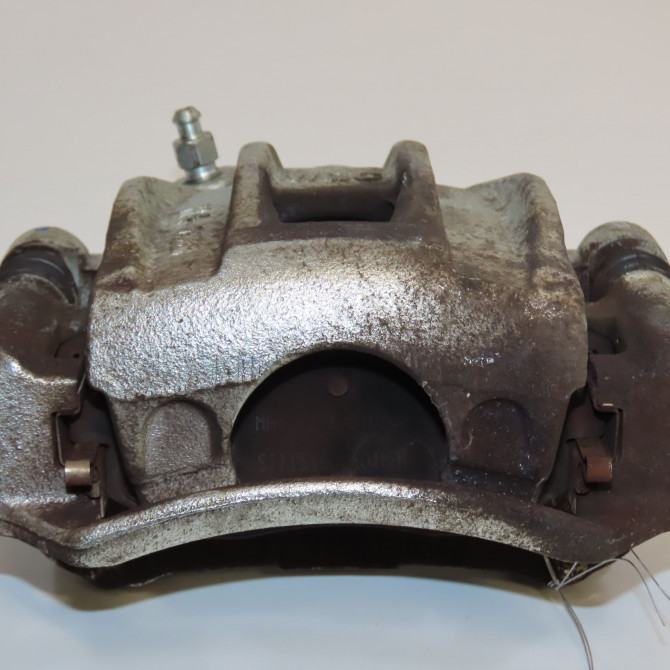 Etrier de frein avant droit occasion  410016355R 2