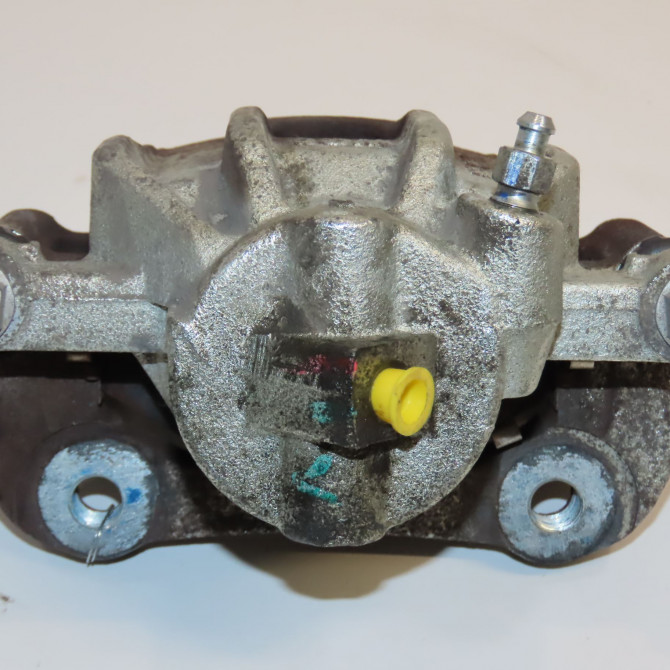 Etrier de frein avant droit occasion  410016355R 3